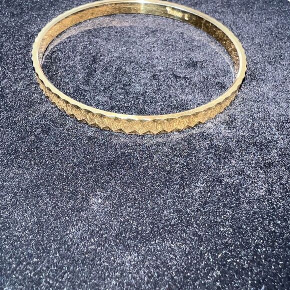 NEW Trifari L  - Picture 2 of 4